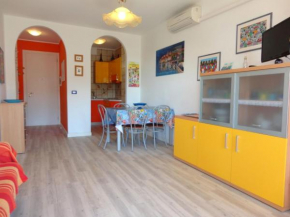 Colourful flat with terrace and elevator - Beahost